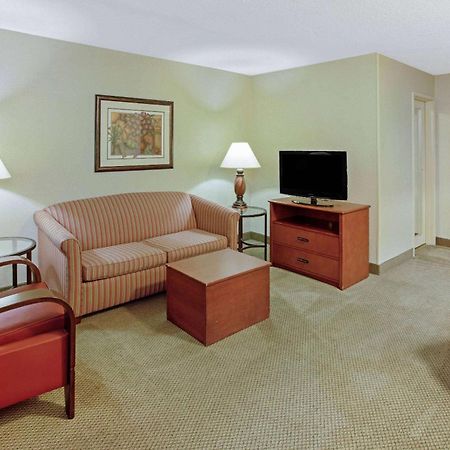 La Quinta By Wyndham Appleton College Avenue Hotel Bagian luar foto
