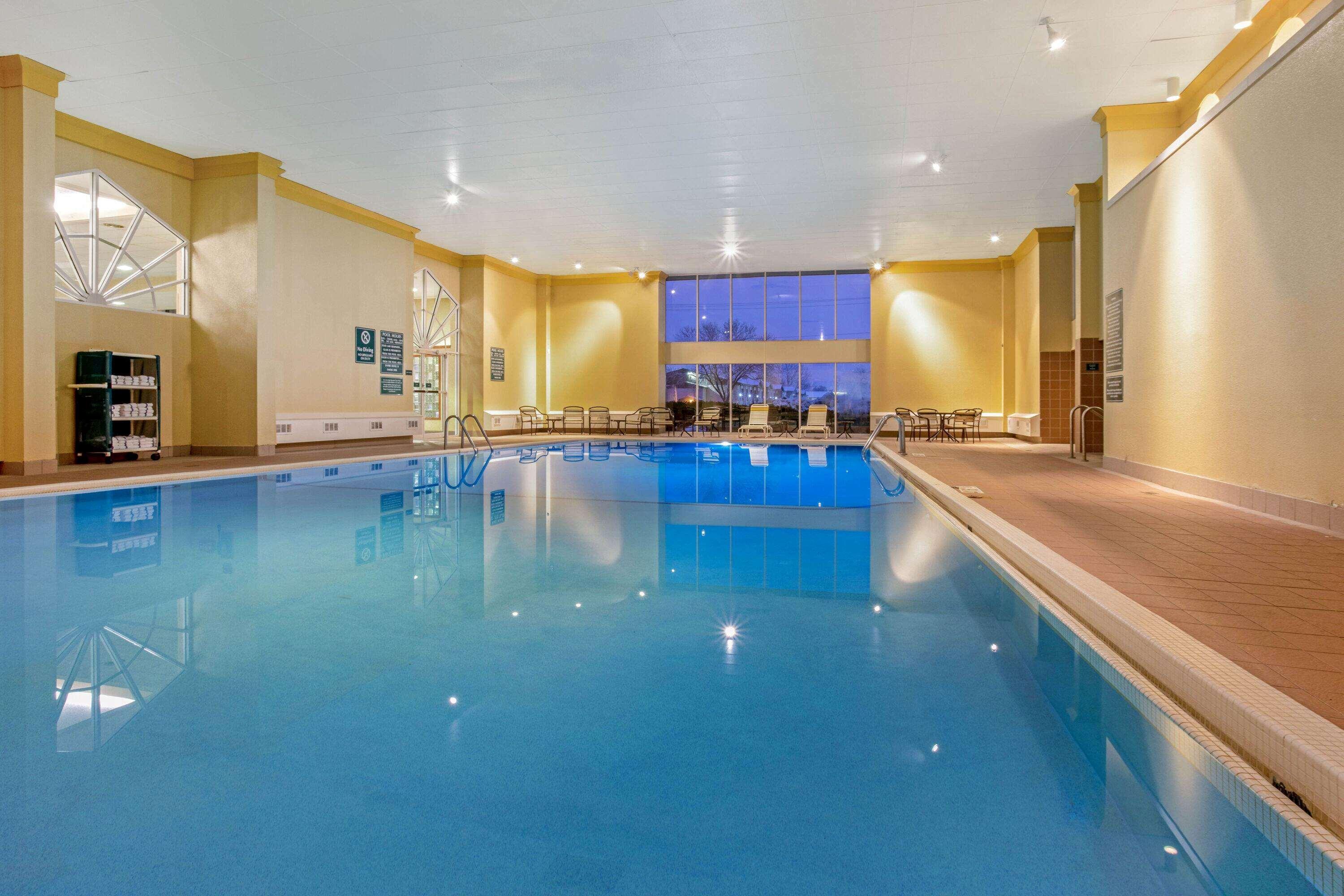 La Quinta By Wyndham Appleton College Avenue Hotel Bagian luar foto