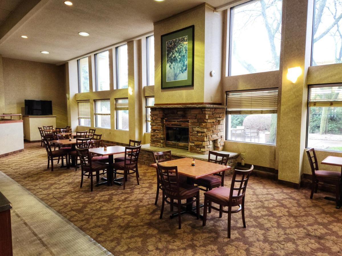 La Quinta By Wyndham Appleton College Avenue Hotel Bagian luar foto