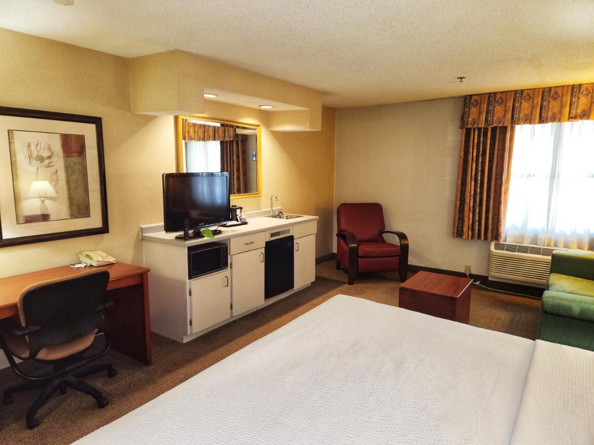 La Quinta By Wyndham Appleton College Avenue Hotel Bagian luar foto