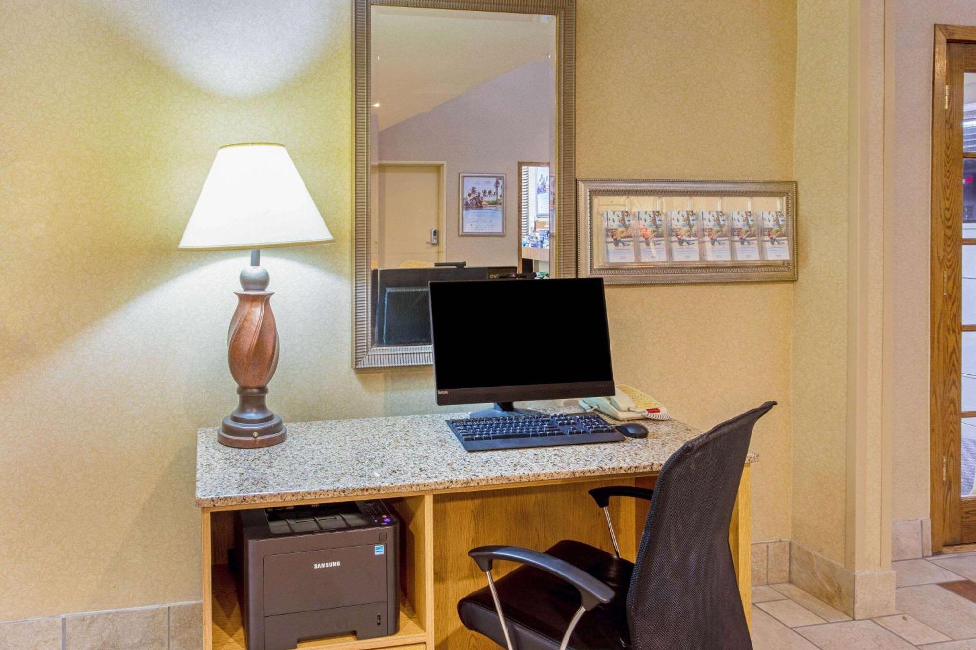 La Quinta By Wyndham Appleton College Avenue Hotel Bagian luar foto