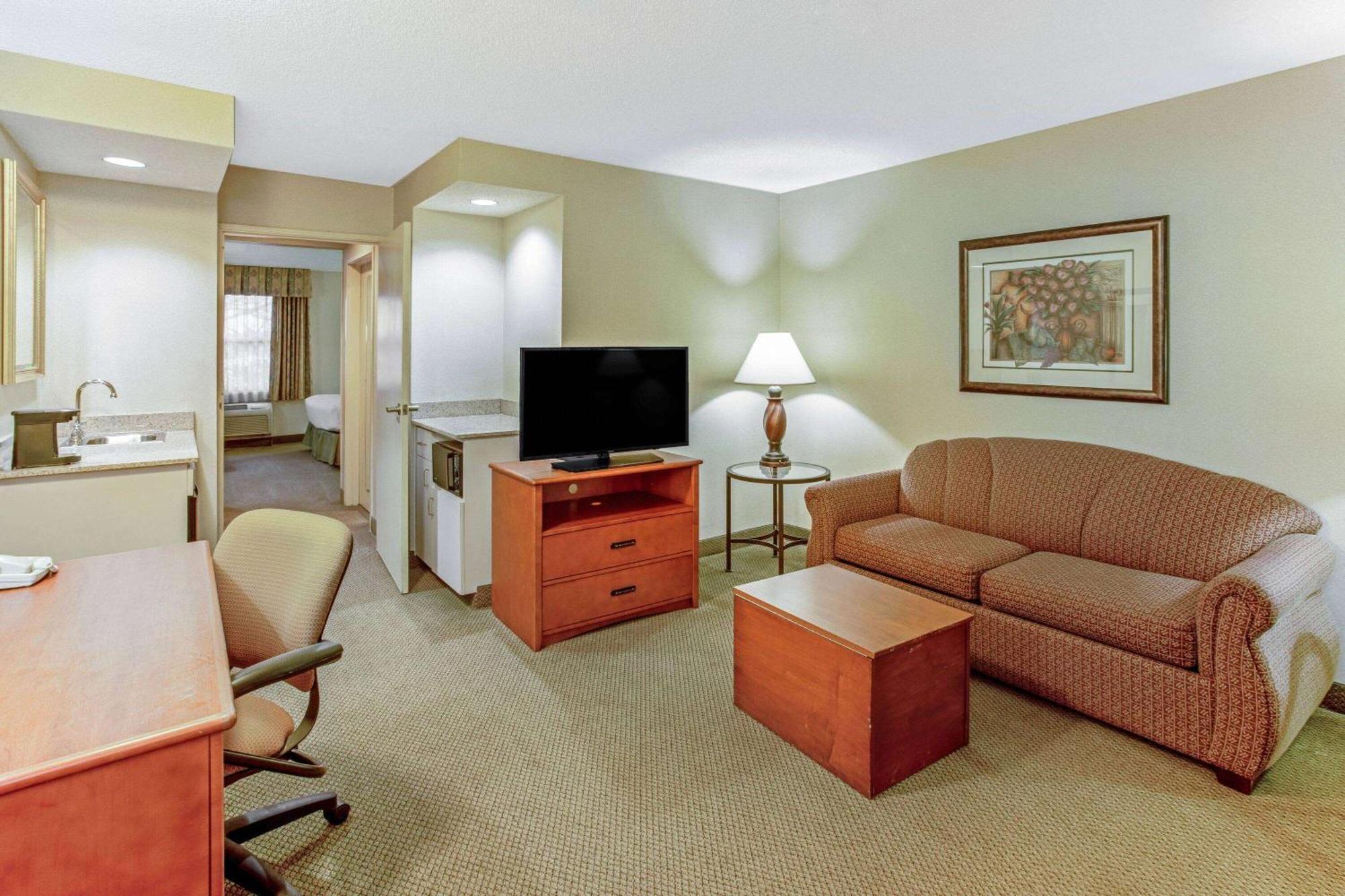 La Quinta By Wyndham Appleton College Avenue Hotel Bagian luar foto