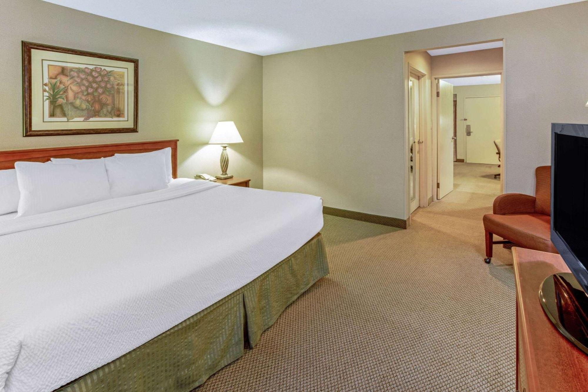 La Quinta By Wyndham Appleton College Avenue Hotel Bagian luar foto